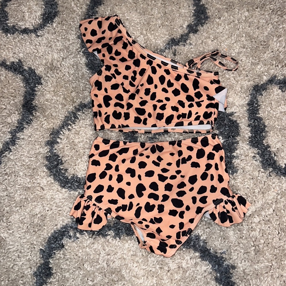 🐆 Leopard bathing suit 🐆 - Picture 2 of 3